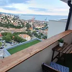 Lights Penthouse * リエカ