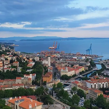 Lights Penthouse Ριέκα