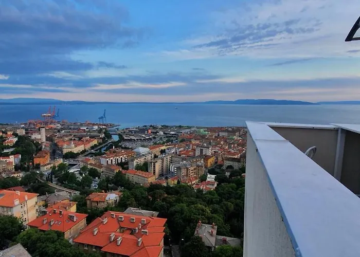 Lights Penthouse Appartamento