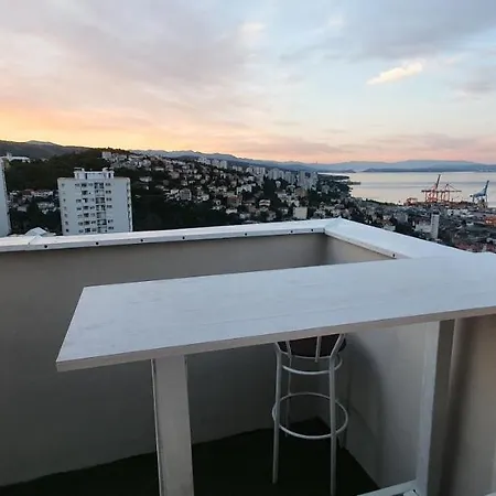 Lights Penthouse Apartment *