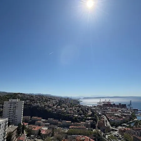 Lights Penthouse Ριέκα