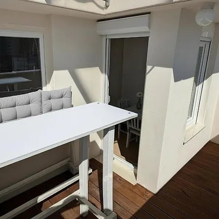 Lights Penthouse Διαμέρισμα *