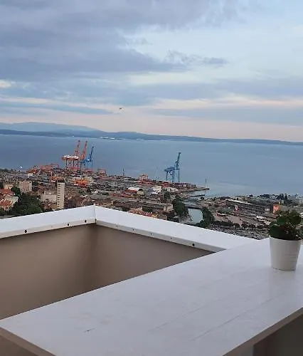 Lights Penthouse Apartment *